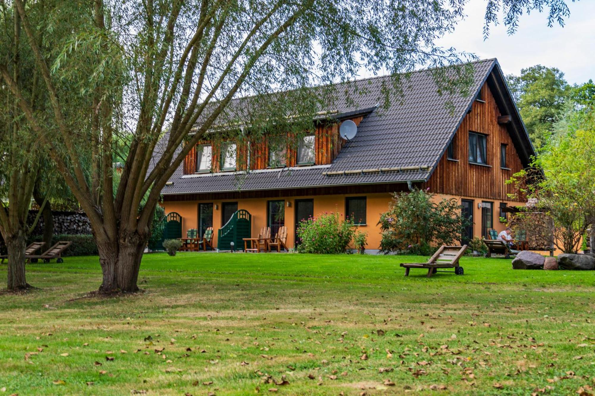 Gasthaus & Pension Am Kurfuerstendamm Бург Екстер'єр фото